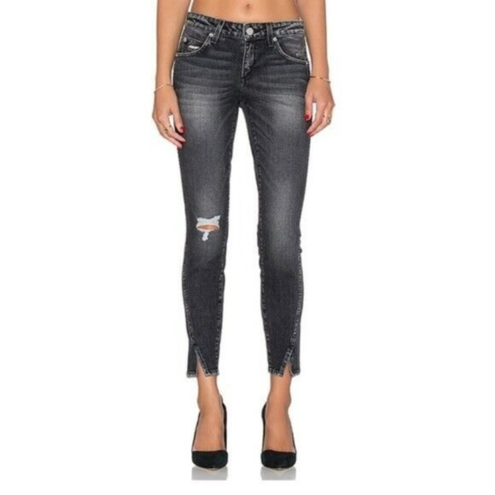 AMO Twist Vixen Destroy Distressed Skinny Jeans 26